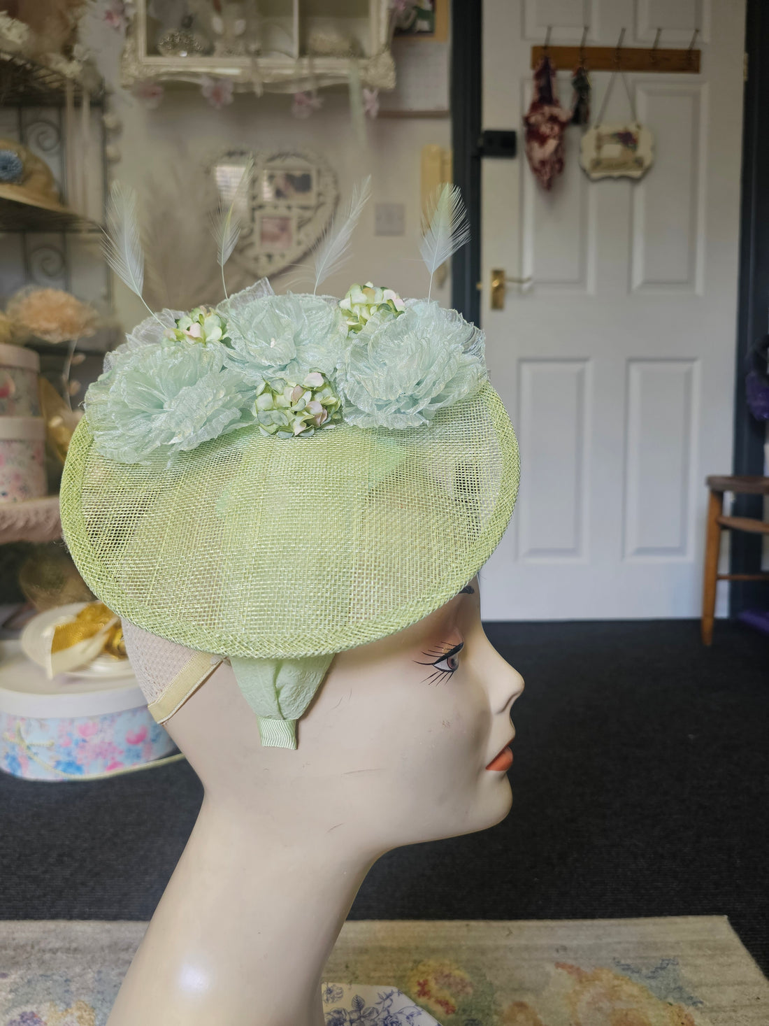 Green flower hatinator