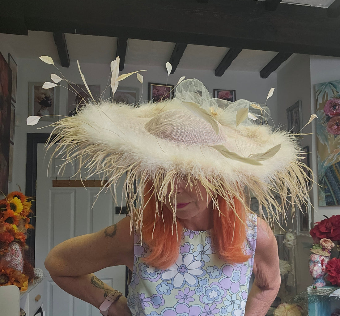 Large feather hatinator