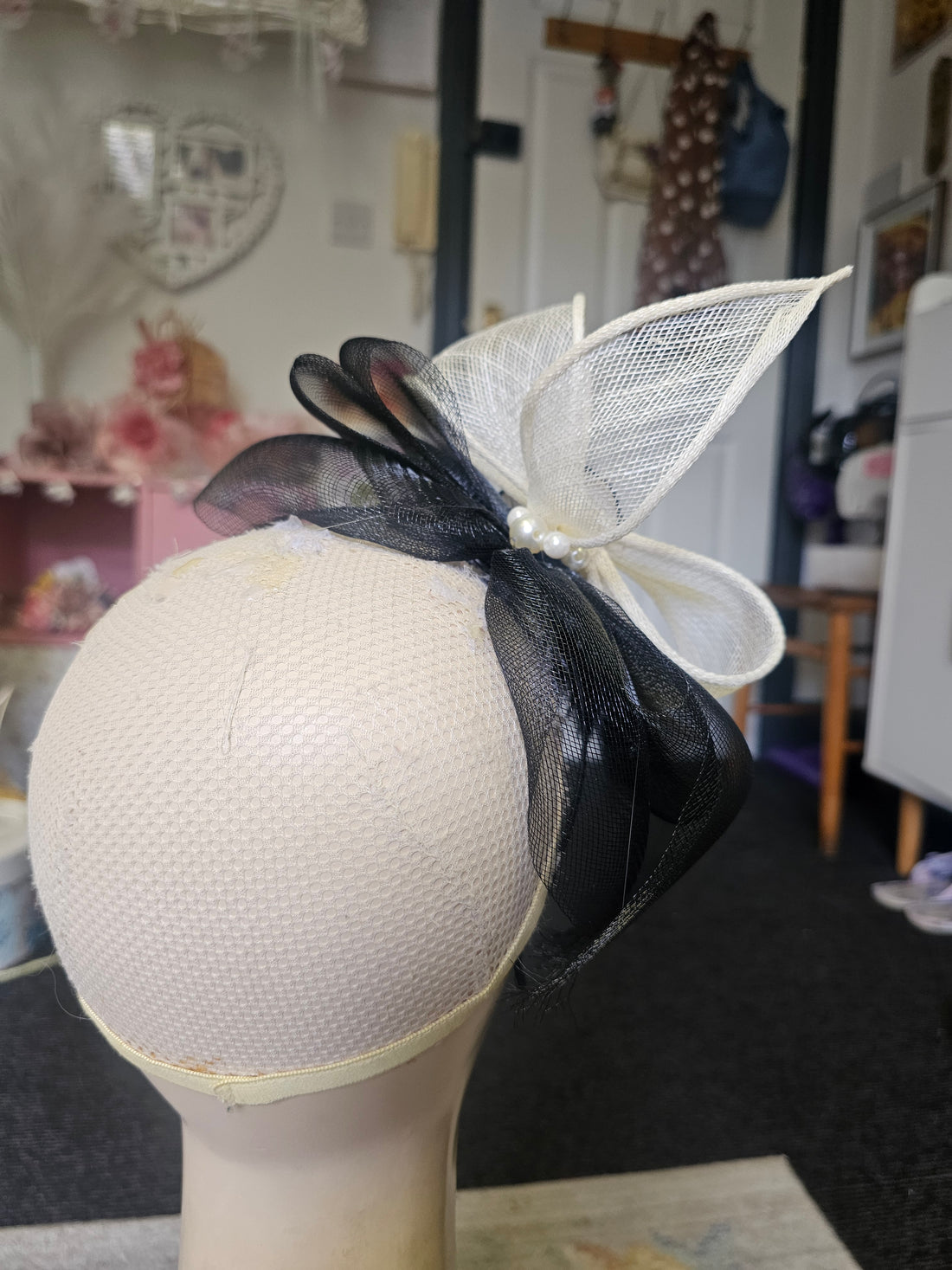 Ivory & black fascinator