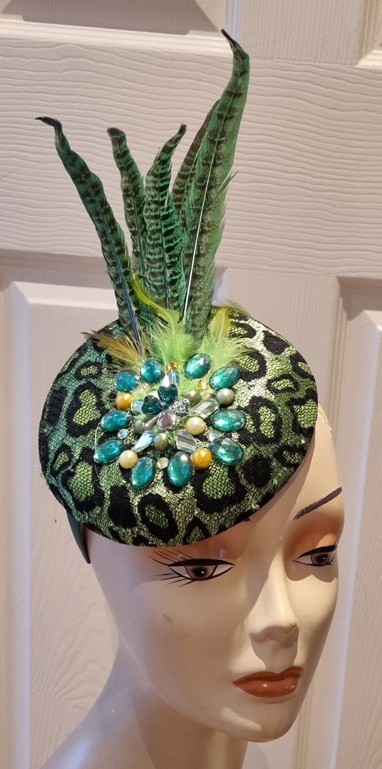 Green black leopard Feather fascinator Pillbox hat hatinator band races Wedding headpiece sinamay Equestrian fascinator womens