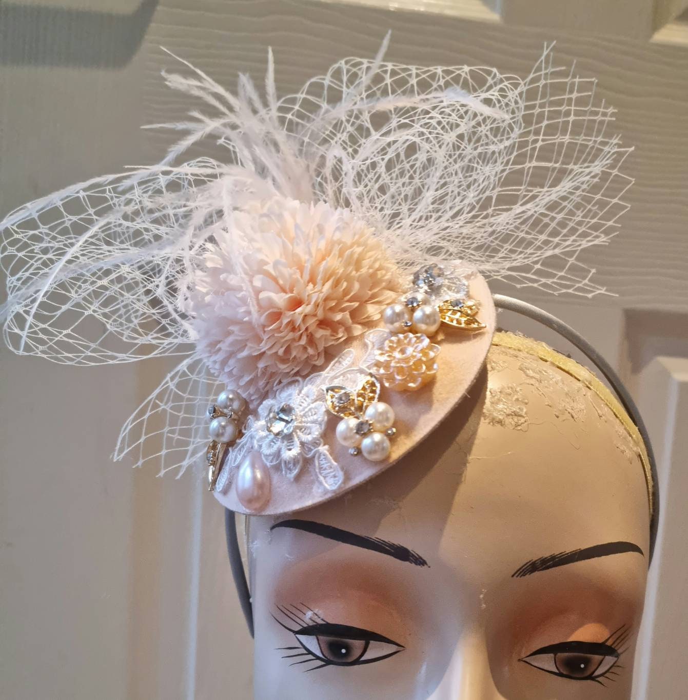 Vintage cream ivory flower fascinator feather band headpiece wool hatinator bride wedding races womens