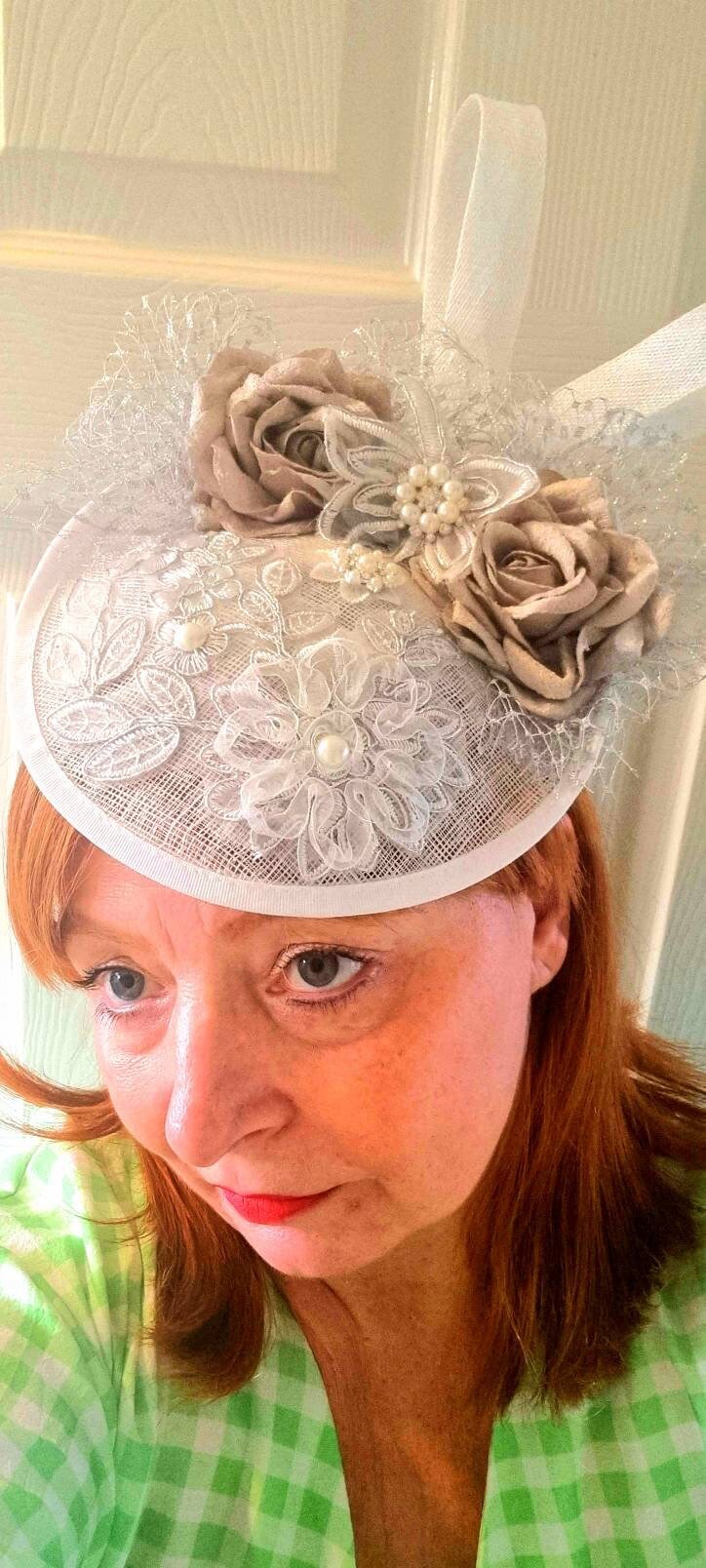 white silver flower hatinator. Hat fascinator headpiece races Wedding Ascott ladies day womens