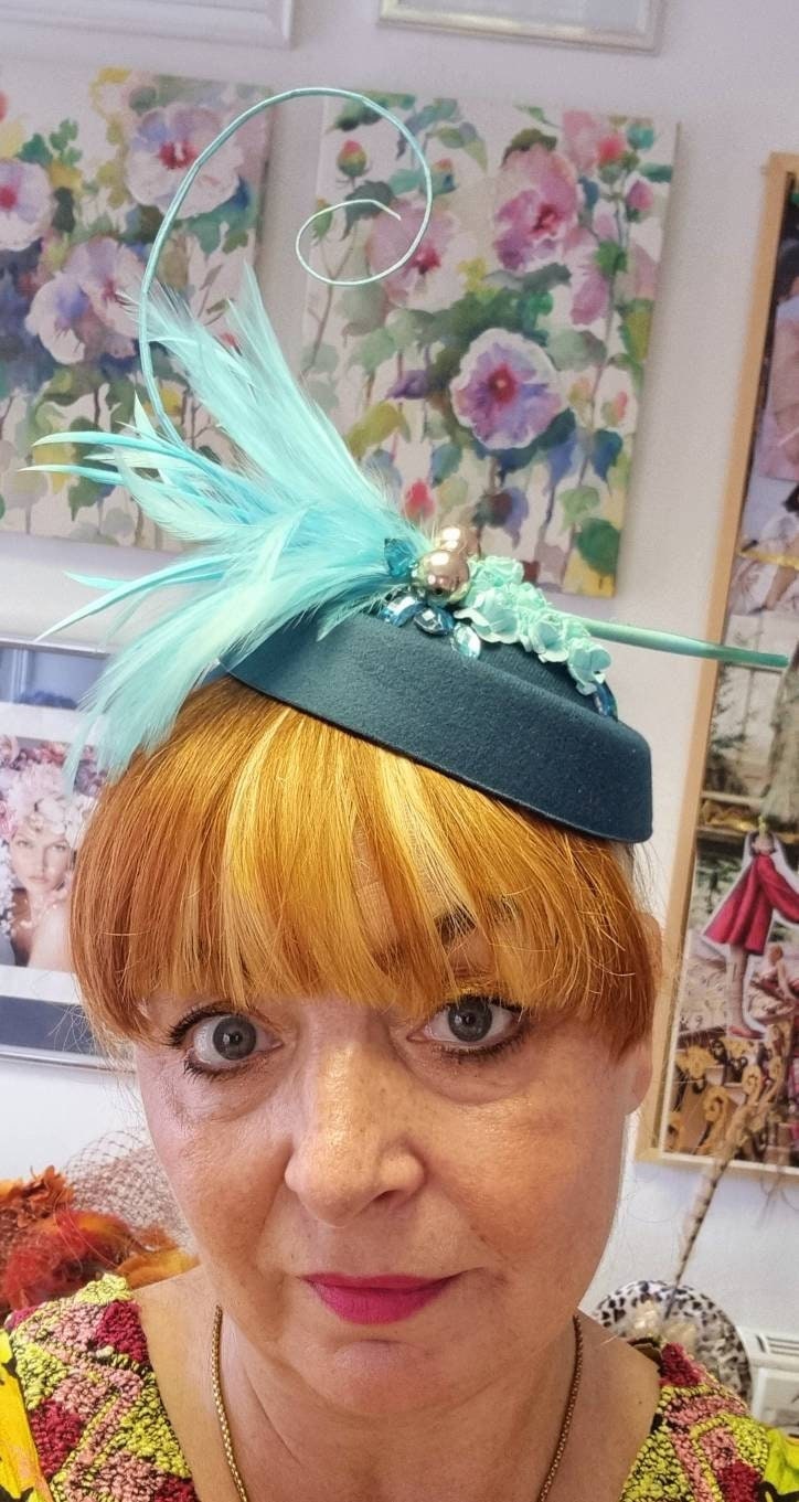 Green aqua pillbox hat  Feather wool hatinator Races Wedding Equestrian fascinator headpiece headband womens